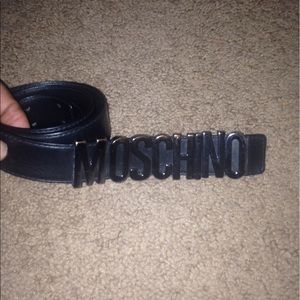 Moschino belt size 48.. 100% authentic