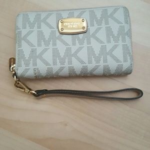 Michael Kors Wristlet