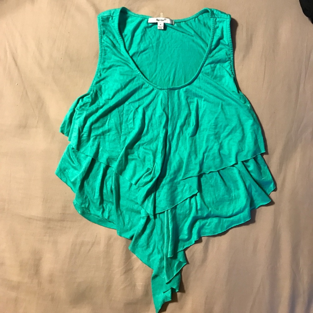 Cute top to pair with shorts, boots & cowboy hat!