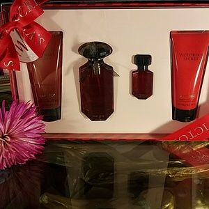 Very Sexy 4 Piece Set