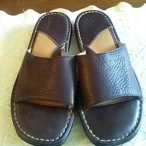 Born sandals