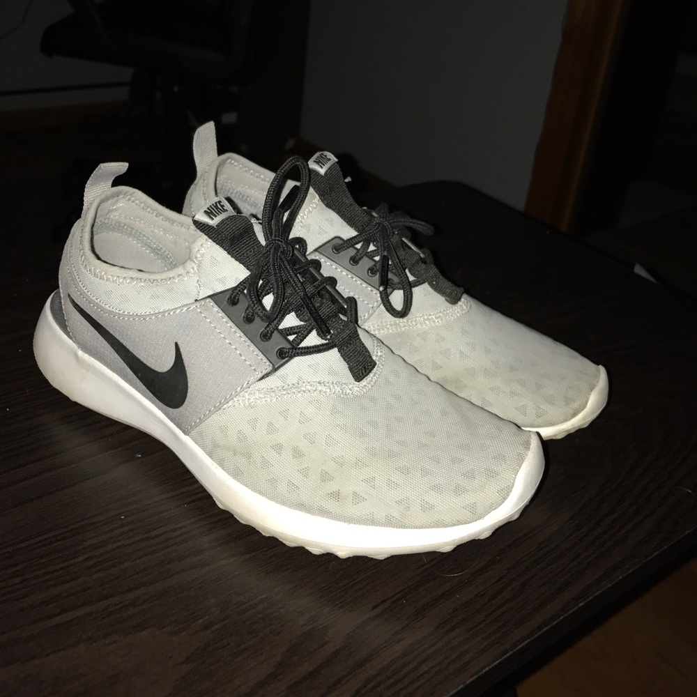 Nike Juvenates, like new!