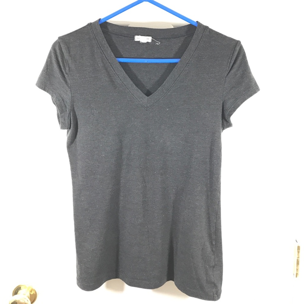 basic gray tee