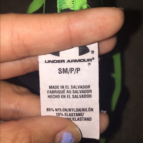 •SOLD• Under armour spandex shorts - Picture 3 of 3