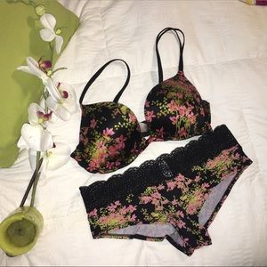 💕👙 Victoria's Secret Bra & Panty Set 👙💕