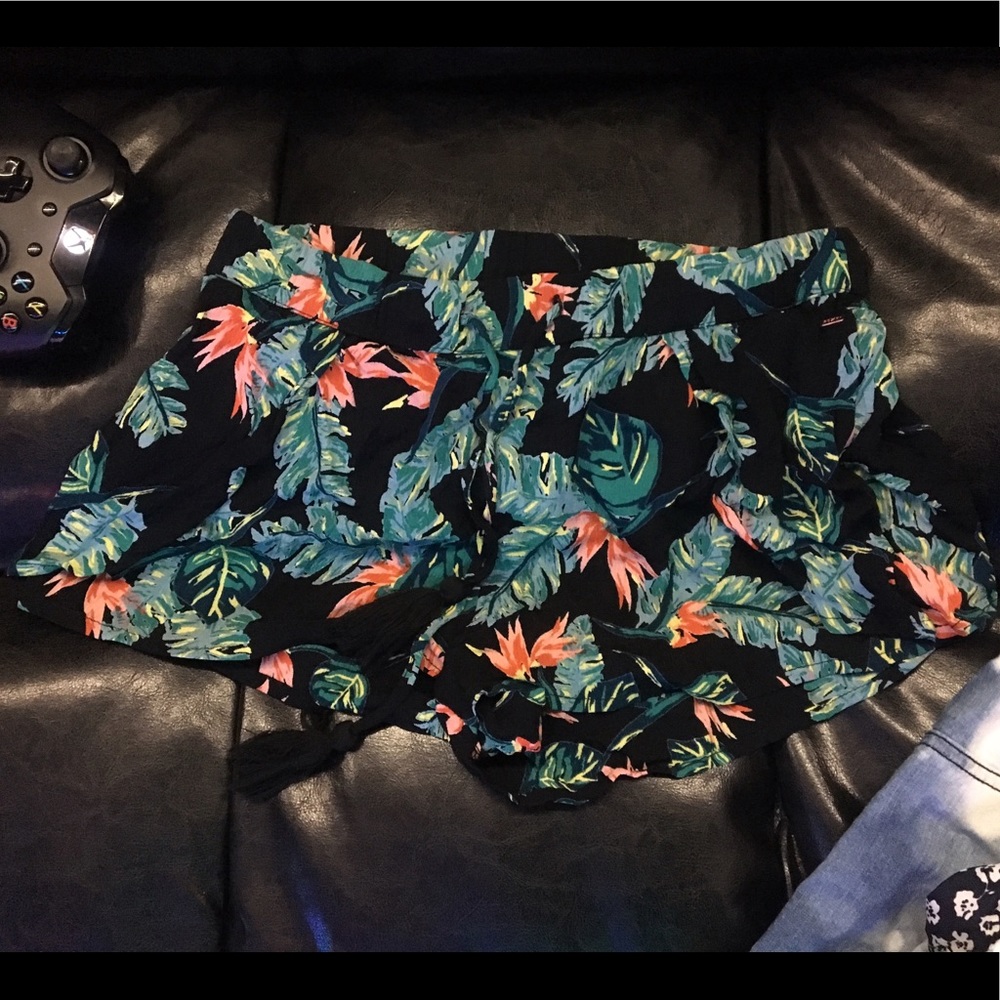 Medium Roxy Shorts