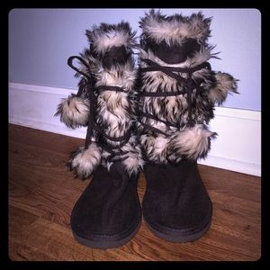Super Soft & Fuzzy Brown Boots