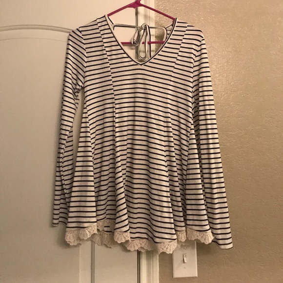 Striped top with tie in back. Only worn once - Picture 2 of 2