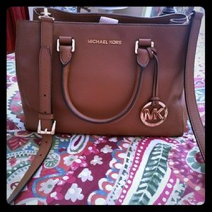 🌺 Michael Kors Leather Tote🌺NWOT