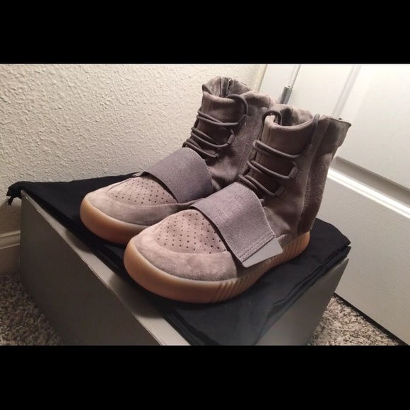 Yeezy 750 grey gum main image 4