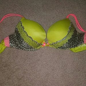 Victoria secret very sexy push up bra 34b