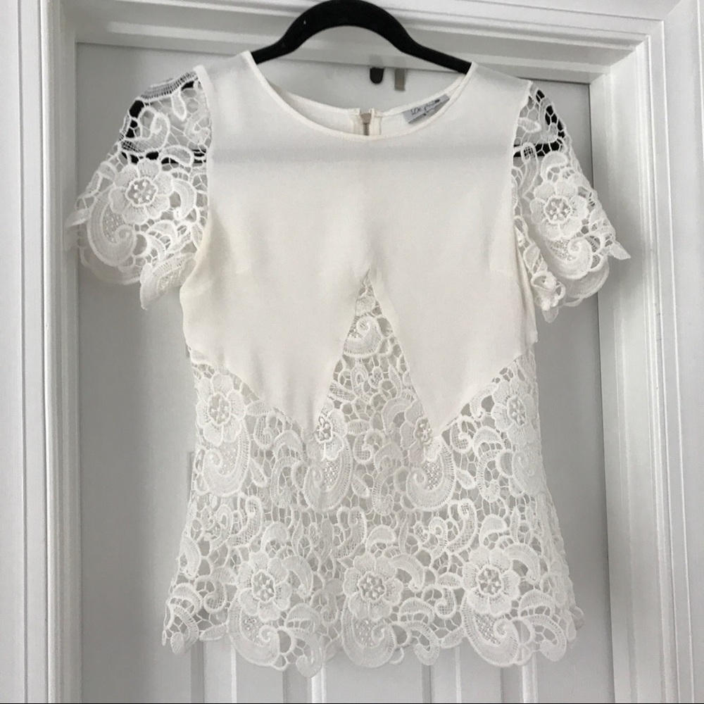 WHITE LACE TOP sz. SM