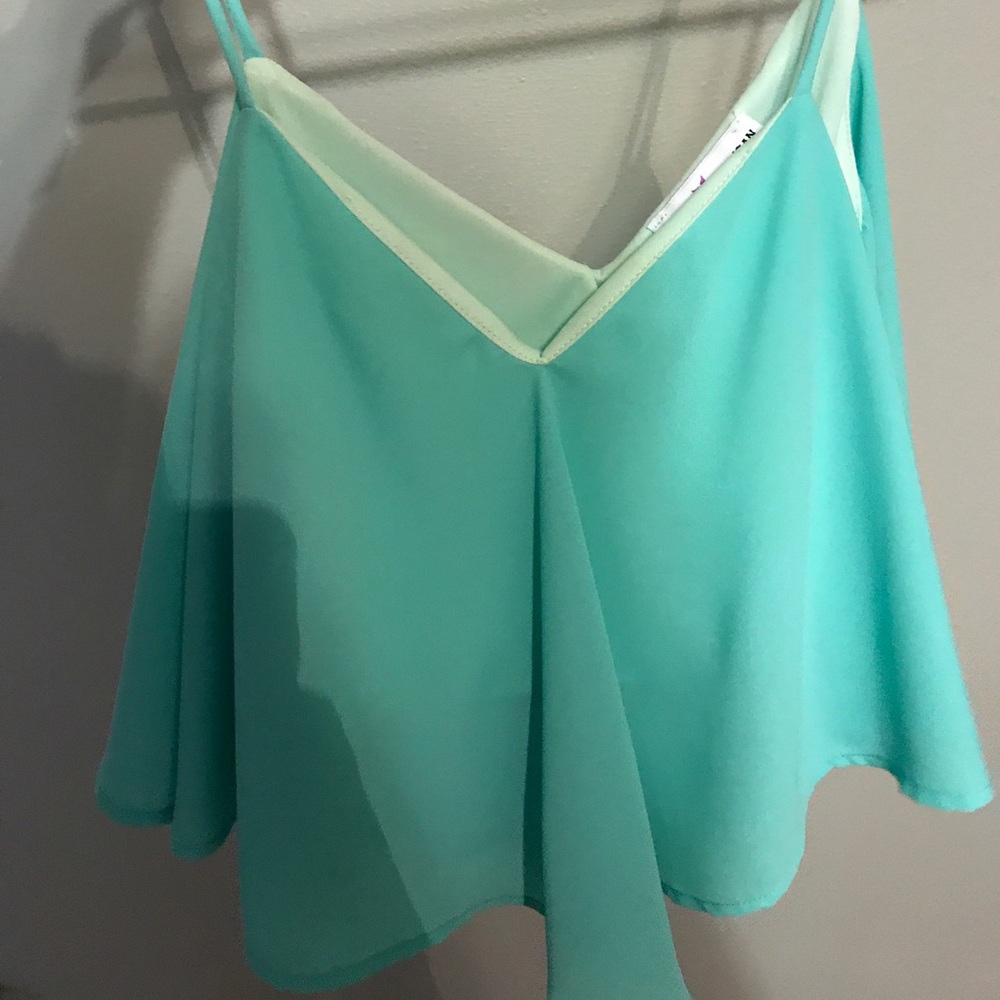 V cut crop top
