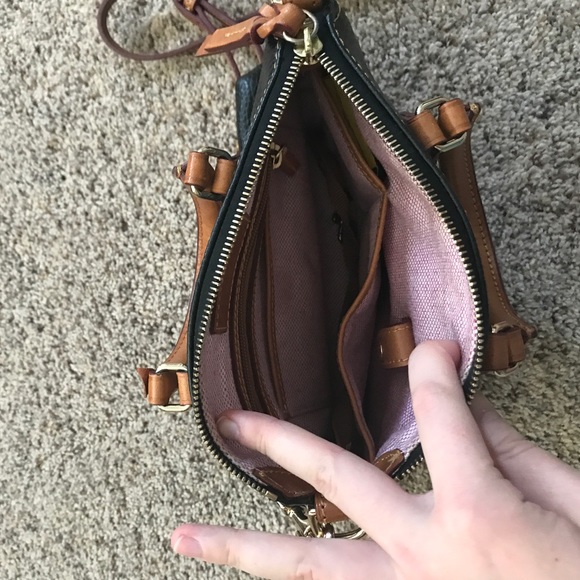 Dooney and Bourke crossbody - Picture 3 of 4