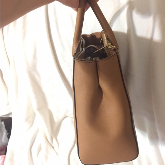 🎀SALE!! Michael Kors Kellen Tote - Picture 3 of 4