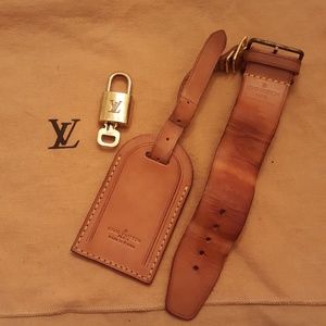 LV poignet, luggage tag, lock/key set