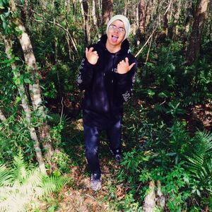 Meet your Posher, Carlos