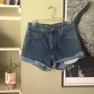 High waisted Levi shorts