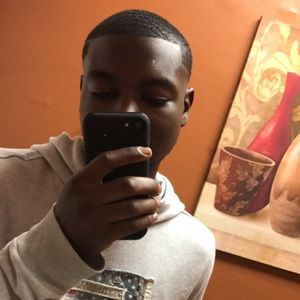 Meet your Posher, Darien