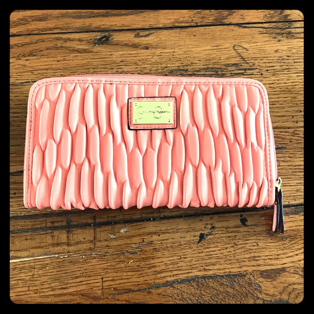 Jessica Simpson wallet