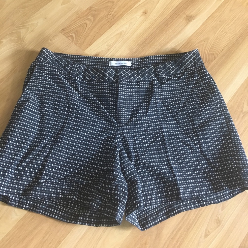 Liz Claiborne black and white stitched shorts