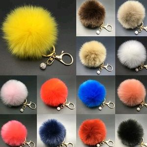 POM POM KEYCHAINS!!