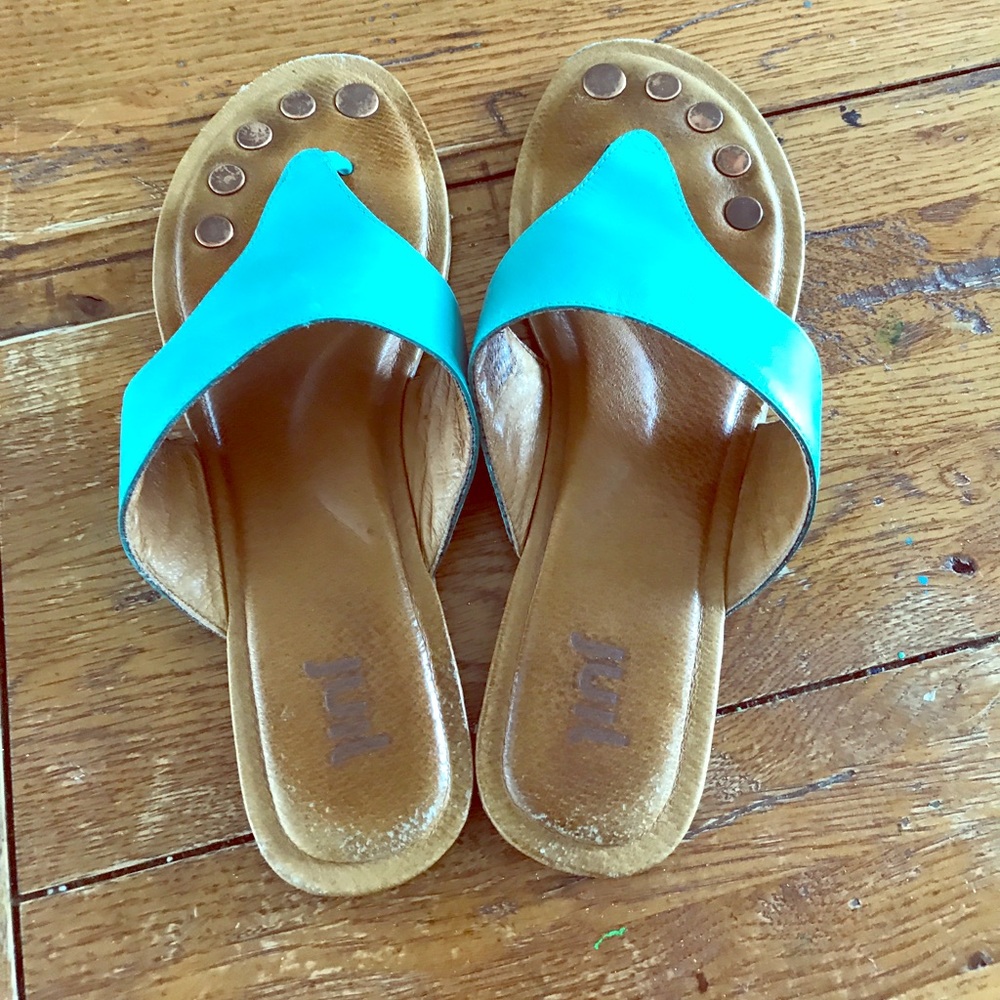 Juit teal slides