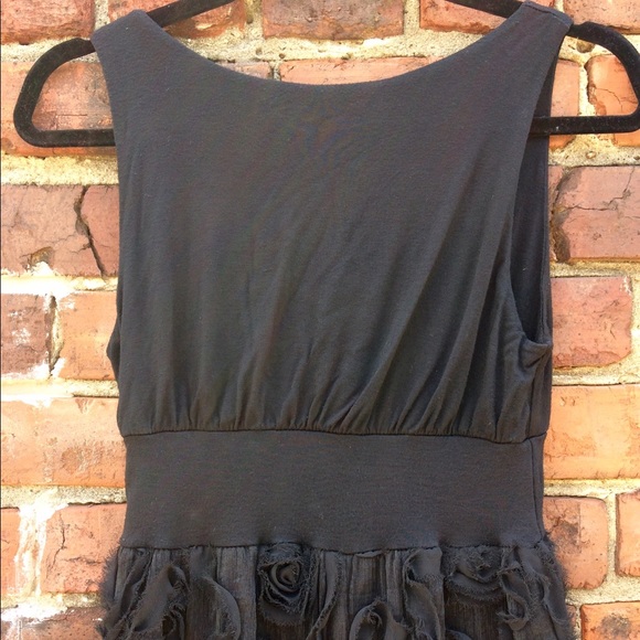 Black mini dress with textured floral skirt - Picture 5 of 7