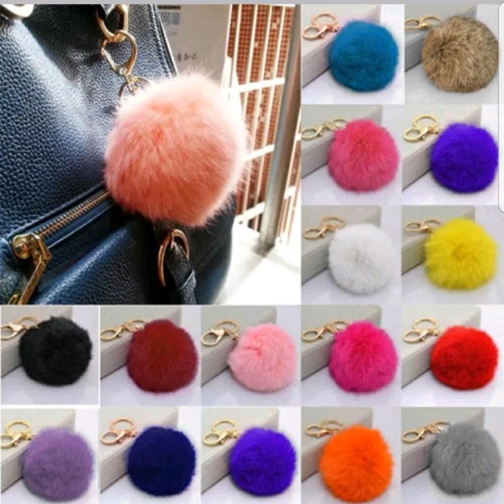 POM POM KEYCHAINS