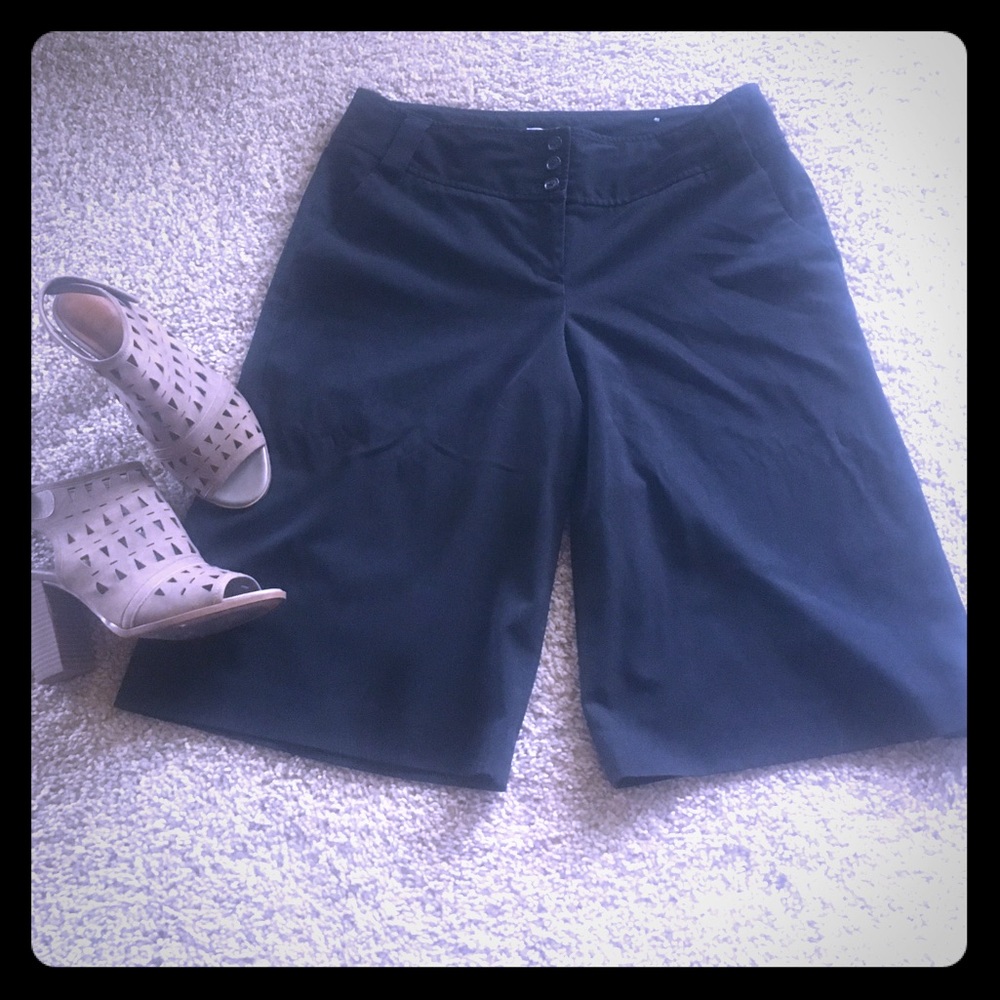 Ann Taylor Loft crapri pants