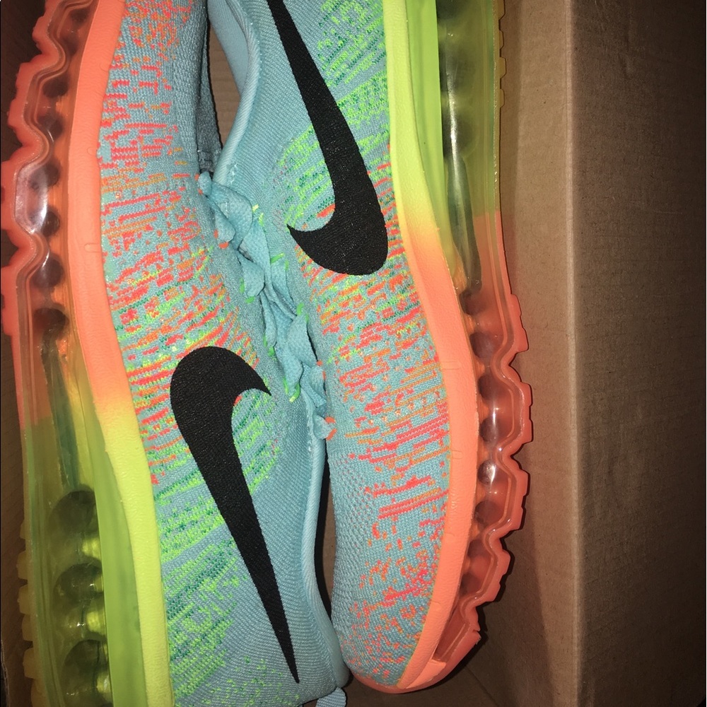Nike Flyknit Max