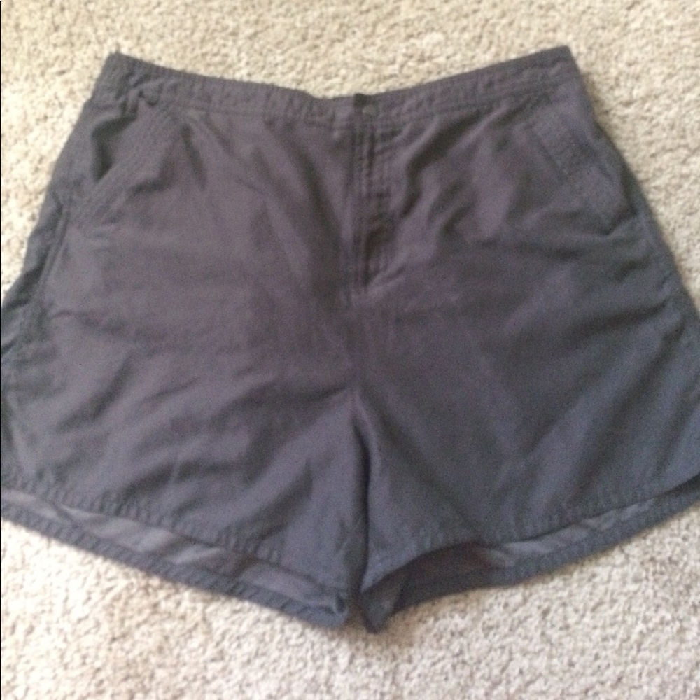 Croft and borrow chocolate brown size 18 shorts