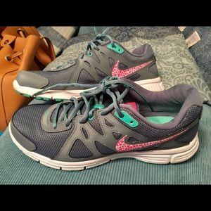 Nike Women's Shoes Size 11