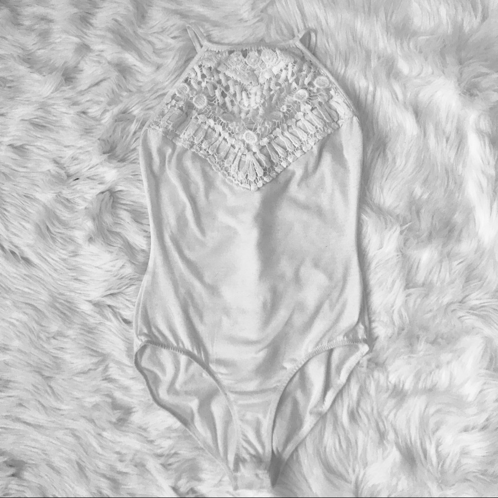 WHITE HIGH NECK CROCHET BODYSUIT sz. 0