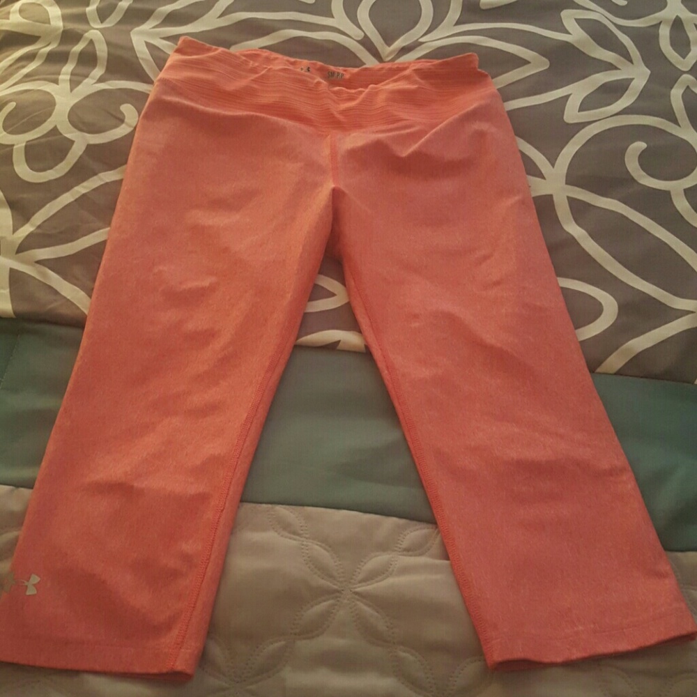 Under Armour fitted workout capris