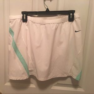 Nike skorts large white and teal
