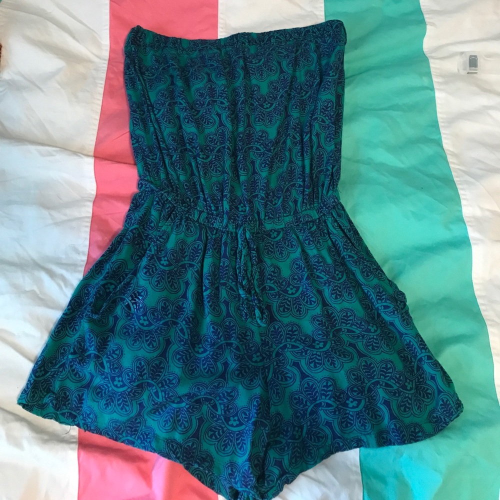 Strapless romper! 💠💙