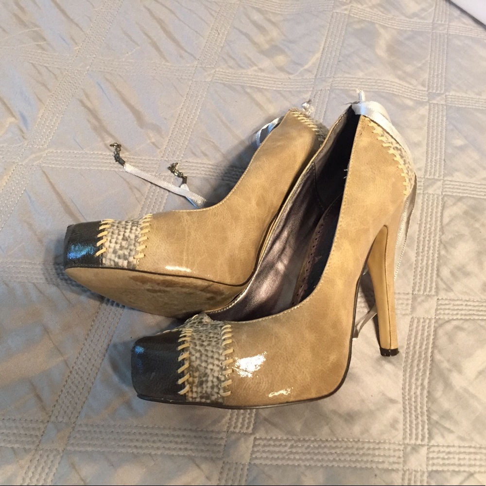 beautiful details high heels shoes 61/2