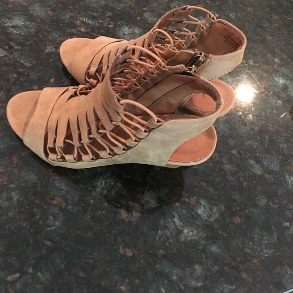 Suede booties - only worn once!!!! - Picture 4 of 6