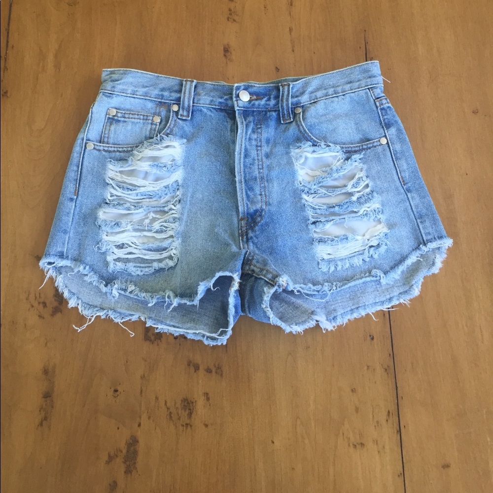 High waisted cutoff denim shorts