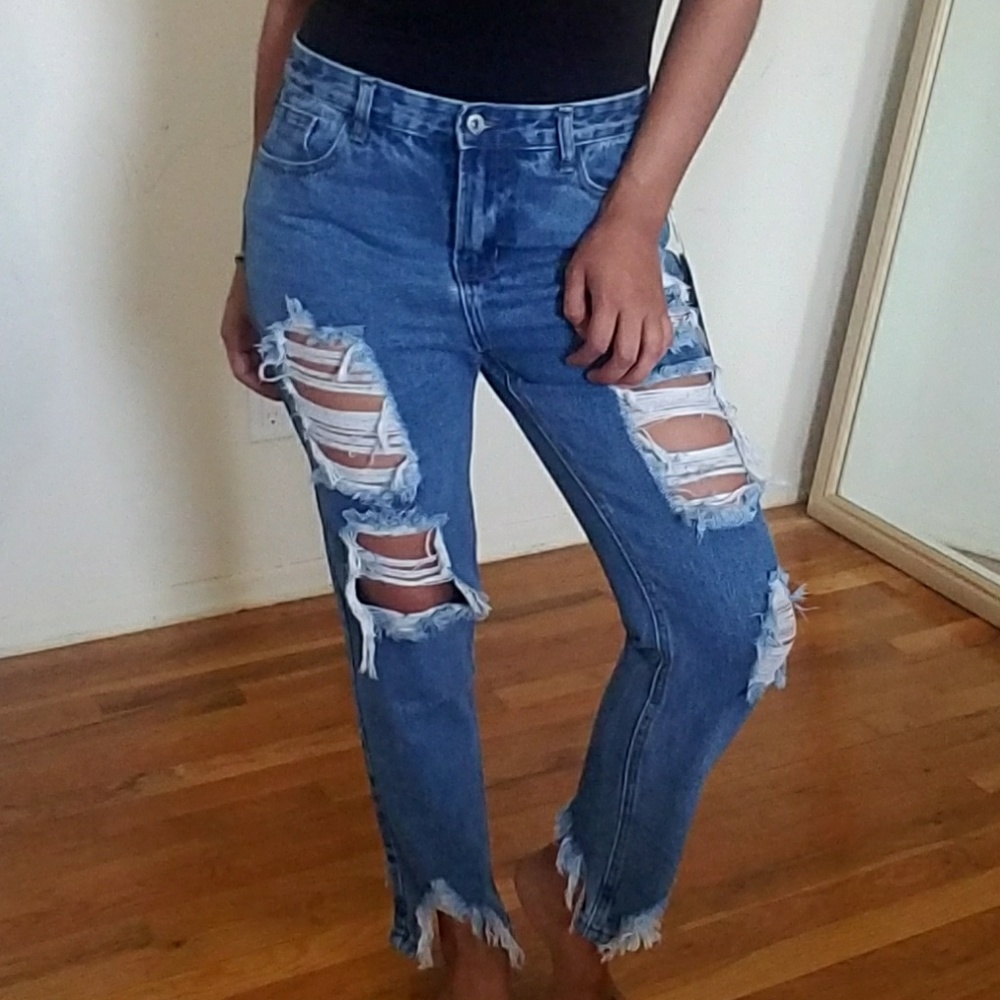 ๐ฆ2FOR$20๐ฆDISTRESSED DENIM BOYFRIEND JEANS - Picture 2 of 6