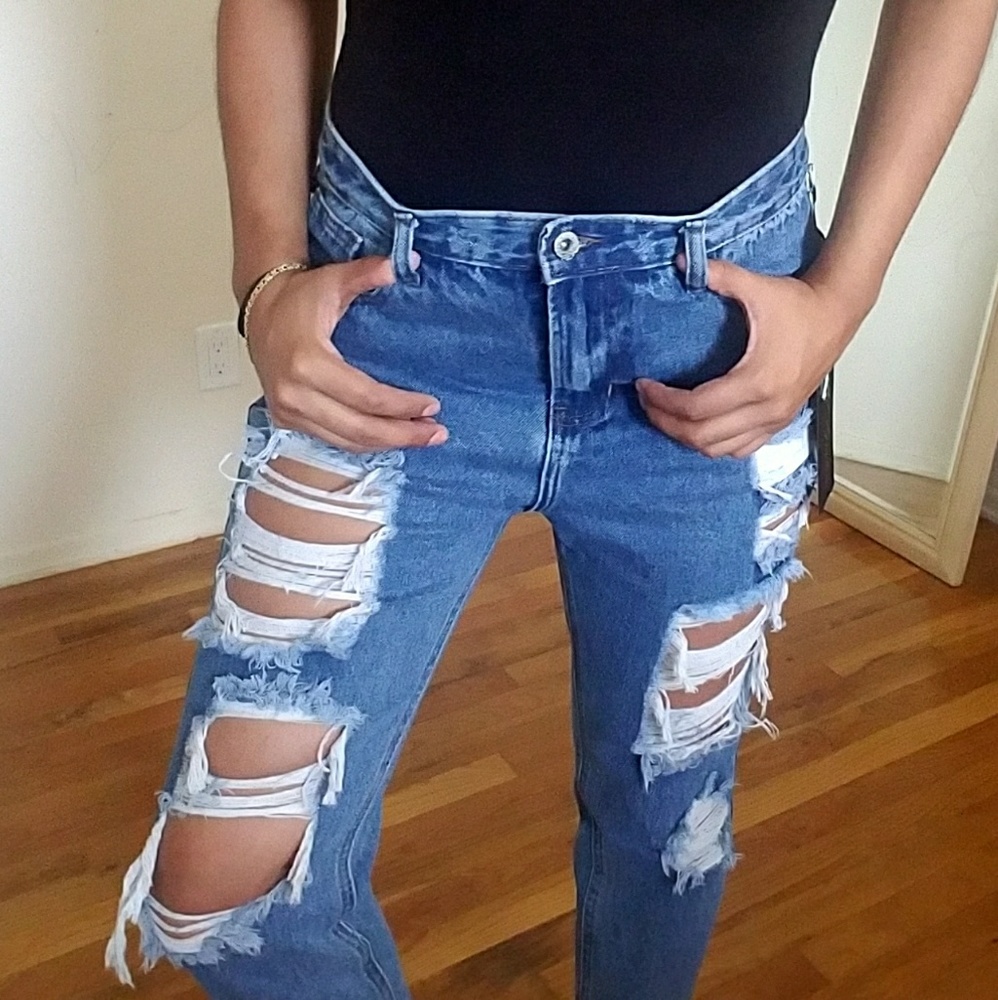 ๐ฆ2FOR$20๐ฆDISTRESSED DENIM BOYFRIEND JEANS - Picture 4 of 6