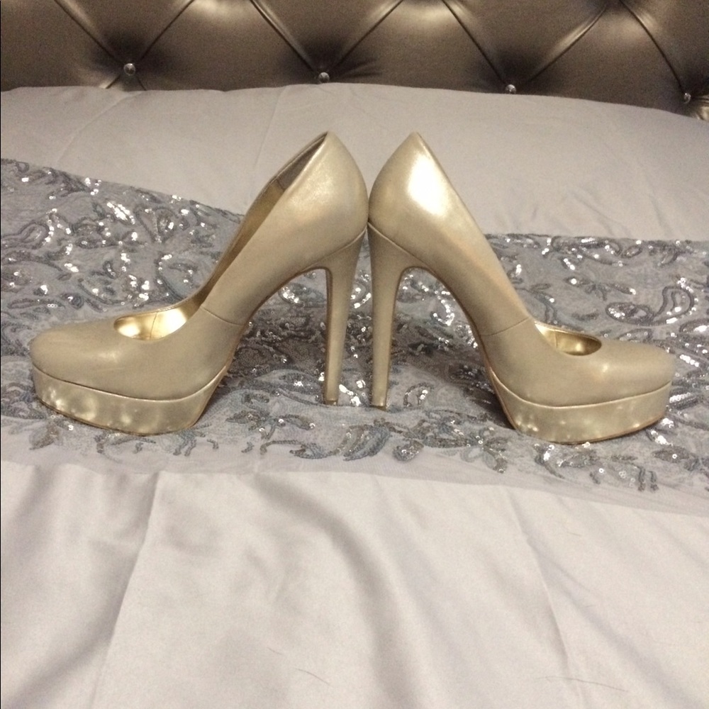 Ana gold heel size 10