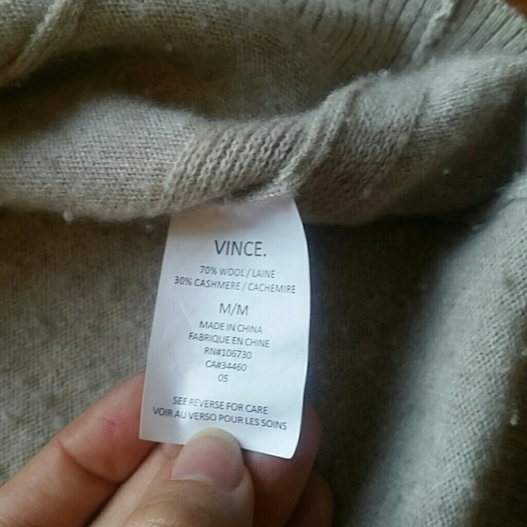!SOLD!VINCE BOXY/OVERSIZED VEE  PULLOVER - Picture 7 of 8