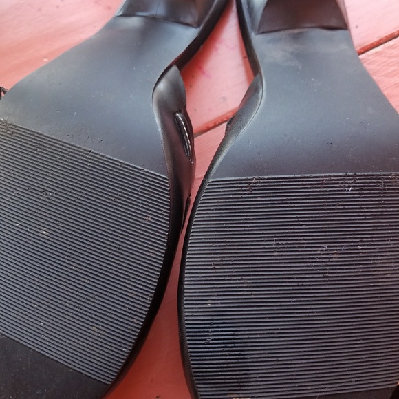 Heels - Picture 2 of 2