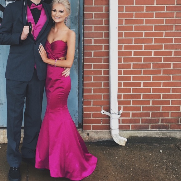 Pink Prom dress - Picture 3 of 3