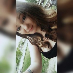 Meet your Posher, Ausha