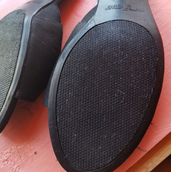 Heels - Picture 2 of 2