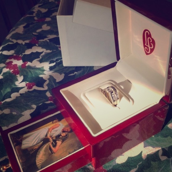 Love Story Collection Wedding Ring - Picture 2 of 3