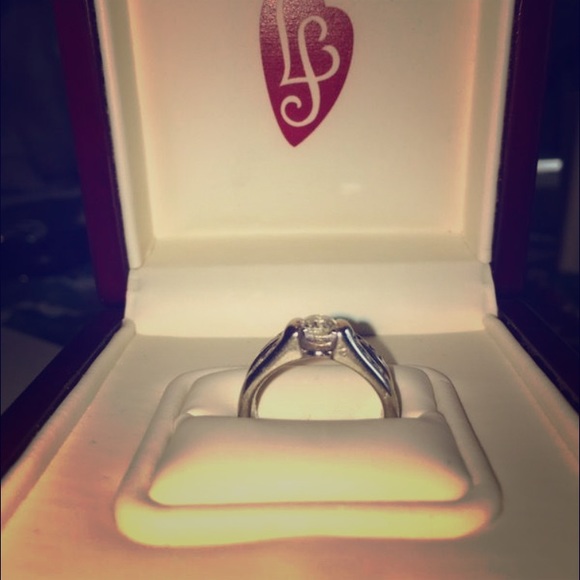 Love Story Collection Wedding Ring - Picture 3 of 3